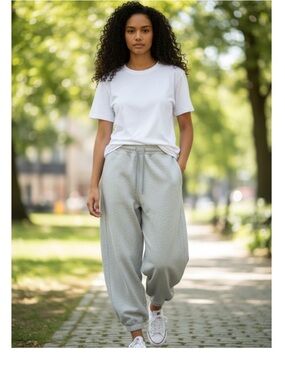 NAP Loungewear Balloon High-Rise Relaxed Drawstring Joggers in Light Gray. S